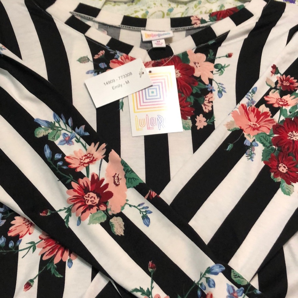 LulaRoe Emily size M
